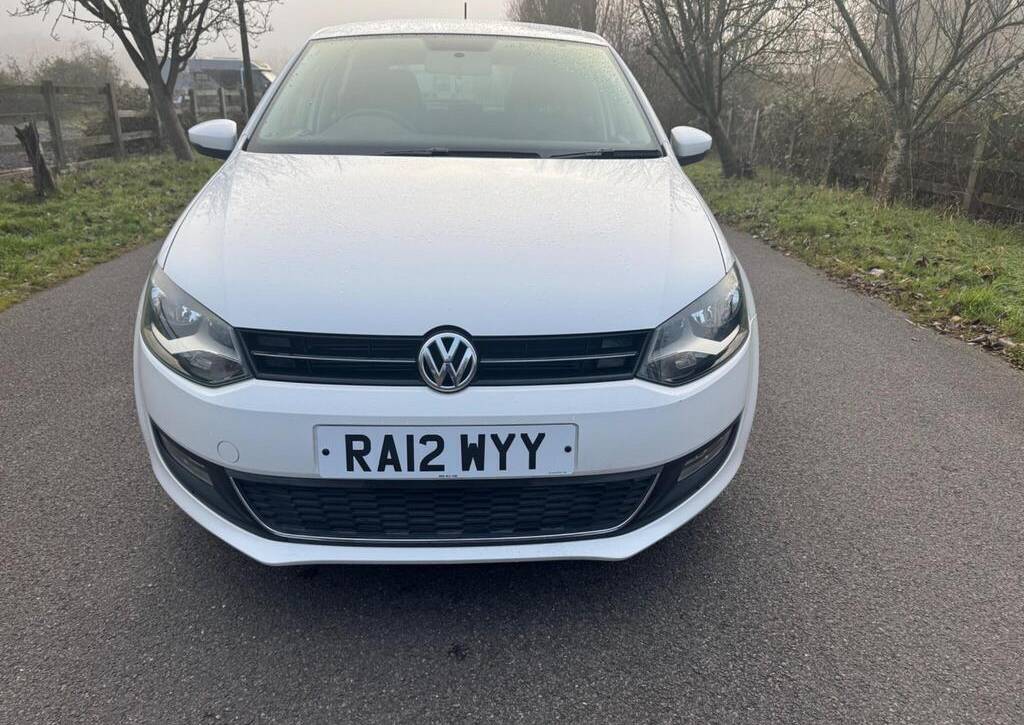 VOLKSWAGEN POLO